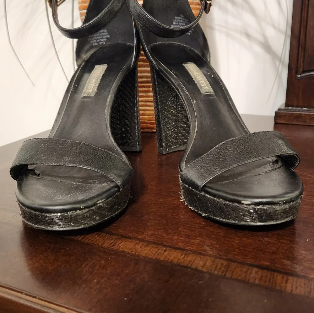 Heels - Picture 2 of 9